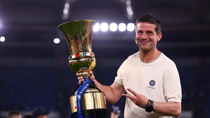 Cristian Chivu Pernah Lewati Periode Berat Saat Membela Inter Milan