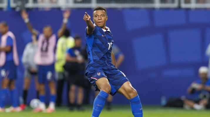 Deschamps Ragu Mbappe Bisa Menyamai Panjang Karier Messi dan Ronaldo