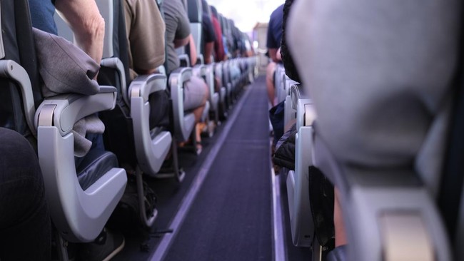 Penumpang Diduga Buang Air Besar di Kursi, Kabin Pesawat AirAsia Dipenuhi Bau Menyengat