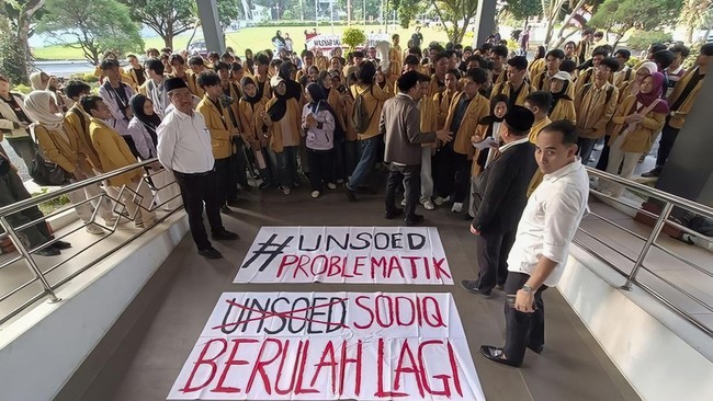 Rektor Unsoed Akhmad Sodiq dan Warek Ditahan KPK, Enam Orang Jadi Tersangka Kasus Penerimaan Maba