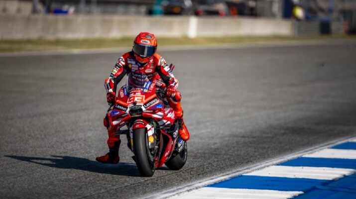 Rahasia Teknik Leg Dangle MotoGP, Alasan Pembalap Menurunkan Kaki Sebelum Tikungan